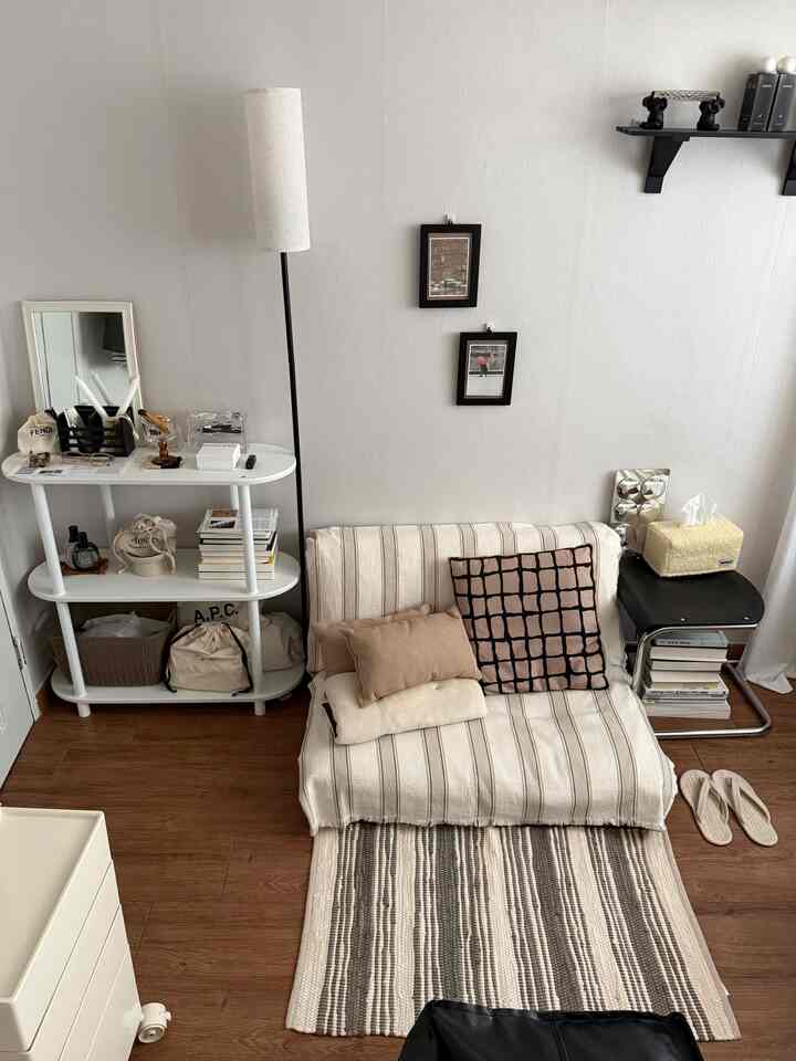 Day&Night ソファベッド 2人掛け［2色］を使ったコーディネート 1