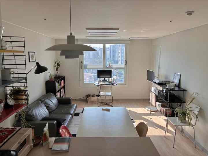 Breeze ラウンドテーブル［2色・2種・3サイズ］を使ったコーディネート 2