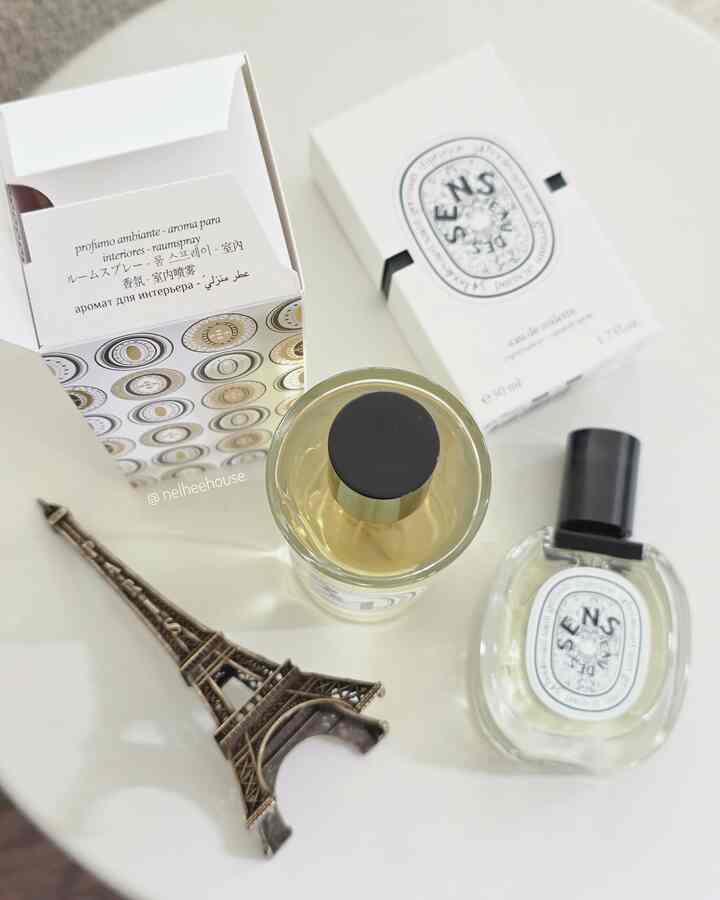 My home is filled with lovely and elegant scent now 🤍🤍
#Diptyque #roomspray #perfume #Scent #livingroom