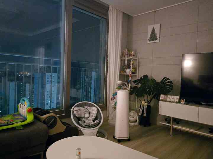 ＃自宅で最高の忙しい4＃コンスープ記録
夜明けに授乳するリビングルームはとても見慣れていて慣れています。
体はとても疲れていますが、子供に会ったという事実はとても感謝しています。子供は世の中に出てきて、いつのまにか40日になり、今はある程度夜明けの授乳にも慣れていますねㅎㅎ家で一番忙しい最近ですｗ
＃子育て＃子育て日常＃リビングルーム＃リビングインテリア＃授乳＃夜明け授乳＃赤ちゃん＃新生児＃子育てインテリア＃ホワイトインテリア＃おもちゃが付いている＃新婚＃メイド＃コミュニケーション＃コミュニケーション＃コミュニケーション＃ウェルカムコミュニケーション＃ウェルカム