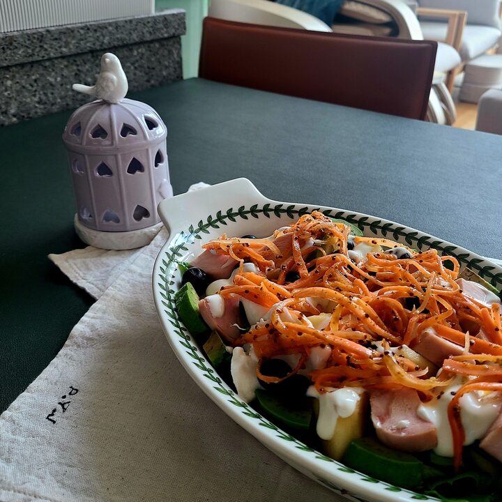 short form carousel card thumbnail