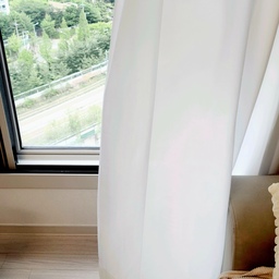 #집에서제일바빠 #콘수프기록
어제는 2만보걸었는데..ㅋㅋ
오늘은 이따 나갈거지만..아직은 집에서 사부작사부작~ㅎ
날씨 좋은 날은 꽃가루때문에 환기 실컷 못했는데
오늘은 비가 와서 환기 맘껏하는데..커텐이 펄럭이는거 감상도 해주고~..ㅋ
세탁기는 다됐다고 날 부르고~~
아후~애들은 뭐가 재밌는지 깔깔깔~~
과일이나 먹고 좀 잠시만 조용해줄래?
#휴일 #과일먹자 #간식 #맞팔