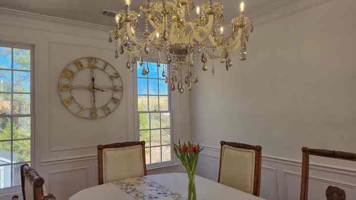 #Transitional #diningroom #teeroom #chandelier 