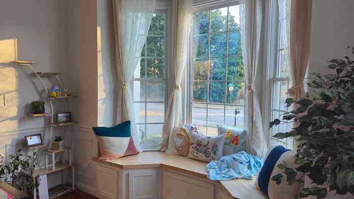 #sittingroom #baywindow #livingroominterior #BeforeAfter #selfremodeling 