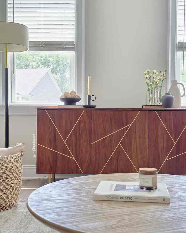 Flowers are budget-friendly home decor that bring freshness and brightness to your home💐
#flower #livingroom #flowerterrier #earthy #cozy #flowerinterior #neutralhome