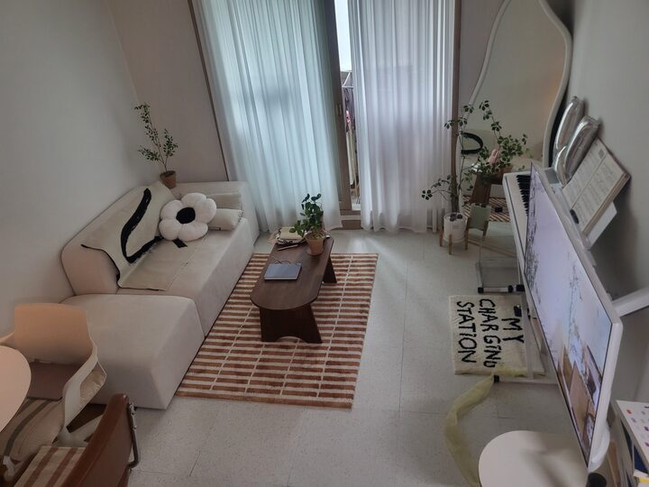 short form carousel card thumbnail