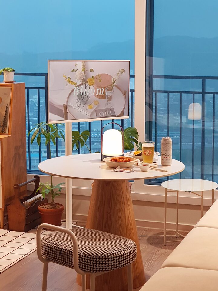 short form carousel card thumbnail