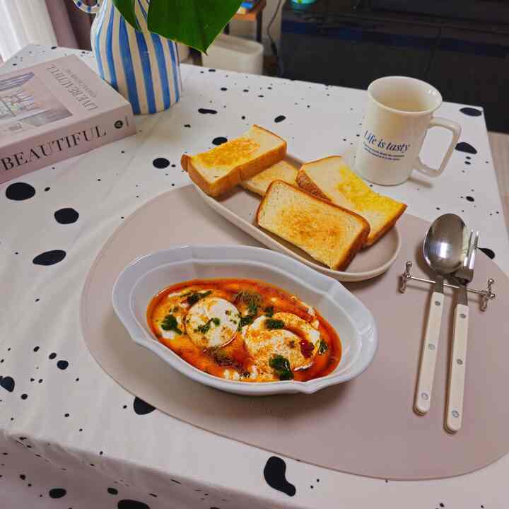 ＃オーホームストア＃コンスープ記録
#トルコのエッグ #ブランチ

今日もトルコ語で食べました。
さわやかな消化も良くなって朝に気楽に食べるのが好きです。
悲しいことはもう食べません。しばらく食べません。
全部食べてディル鉢植えがハゲになってしまいました😂



＃ブランチメニュー＃グラタン機＃グラタンボウル＃グラタン皿＃スープボール＃モダンハウス＃モダンハウスボウル＃サーブル＃カトラリー＃カトリーリム