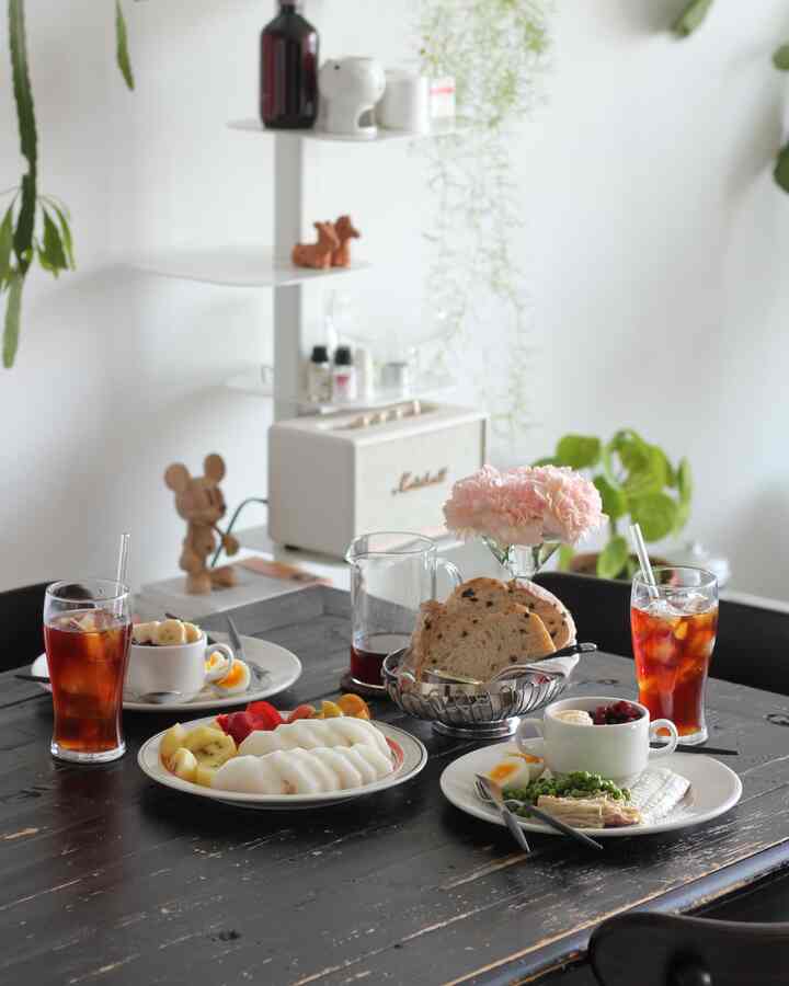 昨日遅く帰宅した夫が寝ている間
2時間熱心な運動多女とホダダック選ばれた週末ブランチ食事♡

白身魚の蒸し中にエンドウ豆のきのこ焼き、
ベリーいっぱいのヨーグルトと4つのフルーツいっぱい 
淡白でしっかりと食べました^^

あれこれやってみるとまたまた夕食食べる時間なのに、
何を食べるべきですか🤣🤣

日が早すぎる最近。今週末も終わり！

＃私たちの家のブランチレストラン＃週末ご飯
＃私たちのおにぎり＃料理スターグラム
#daily 