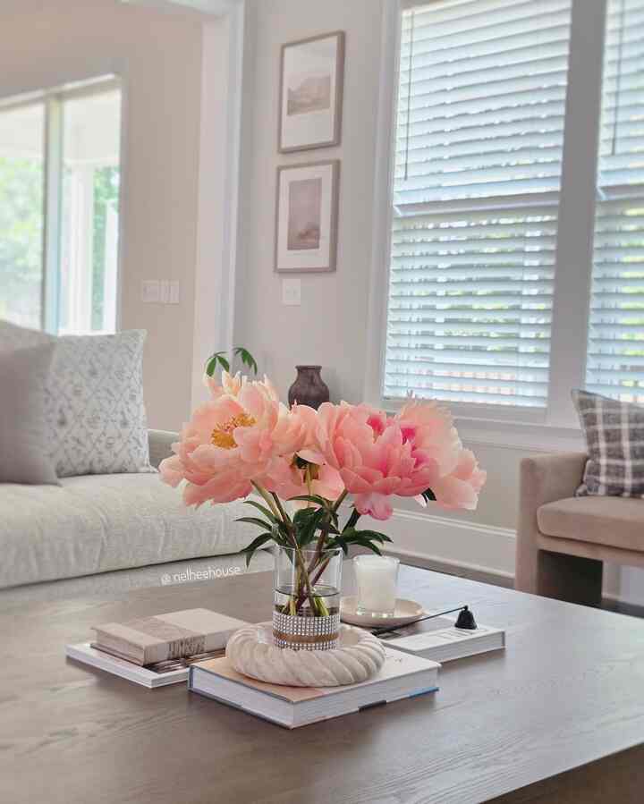 Can you believe these pale pink peonies are the same flowers (vivid hot pink) from my previous posting?
They bloom beautifully and change their colors!! 

#livingroominterior #livingroom #coffeetable #livingroomtable #flowerinterior #flowerterrier #flowers #neutral #earthy #cozyvibes