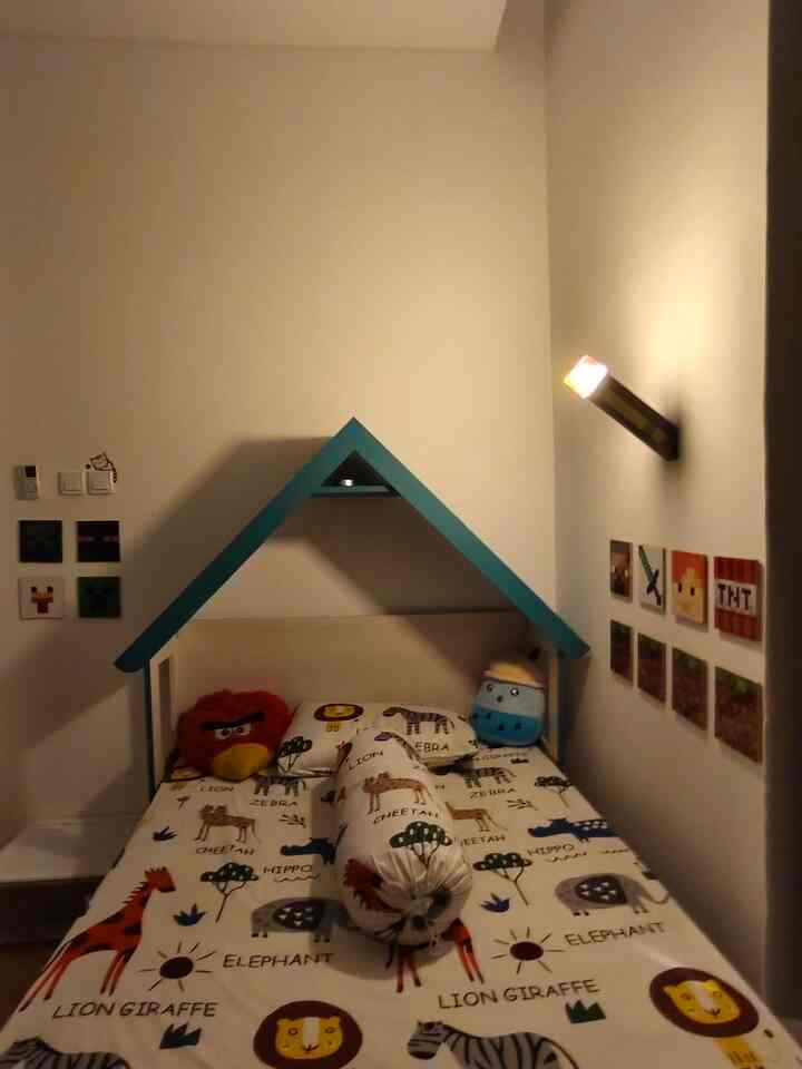 Penggunaan lampu tidur yang unik bisa membuat anak-anak berani, semangat dan senang tidur di kamarnya sendiri, apalagi untuk usia anak yang baru belajar tidur sendiri. Nah berikut adalah beberapa Variasi Lampu untuk Kamar Tidur Anak Laki atau Perempuan yang ada di Kaffahhouse 

#dipanunik
#dipananak
#tempattiduranak
#walldecor
#lampudinding
#lampuunik
#lampuanak
#sprei
#spreianak
#spreilucu
#RekomendasiLampu
#LampuRumah
#NightVibe