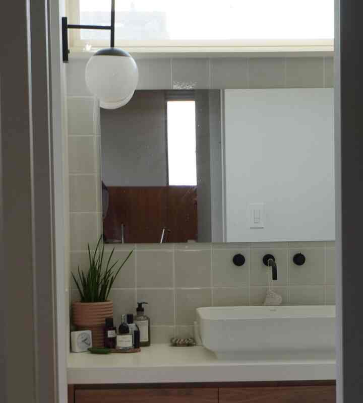 もう少しでこの洗面も少し変わる予定でワクワク

#ウォールランプ #壁付け水栓 #洗面所 #ハンドソープ #香水