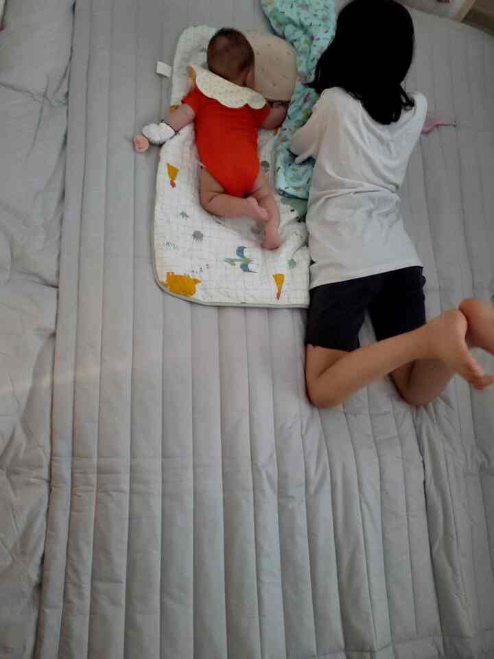 #내돈내산 #콘수프기록
甥は一ヶ月でまた遊びに来ました。
先月に来たとき、私は横になっていました。 