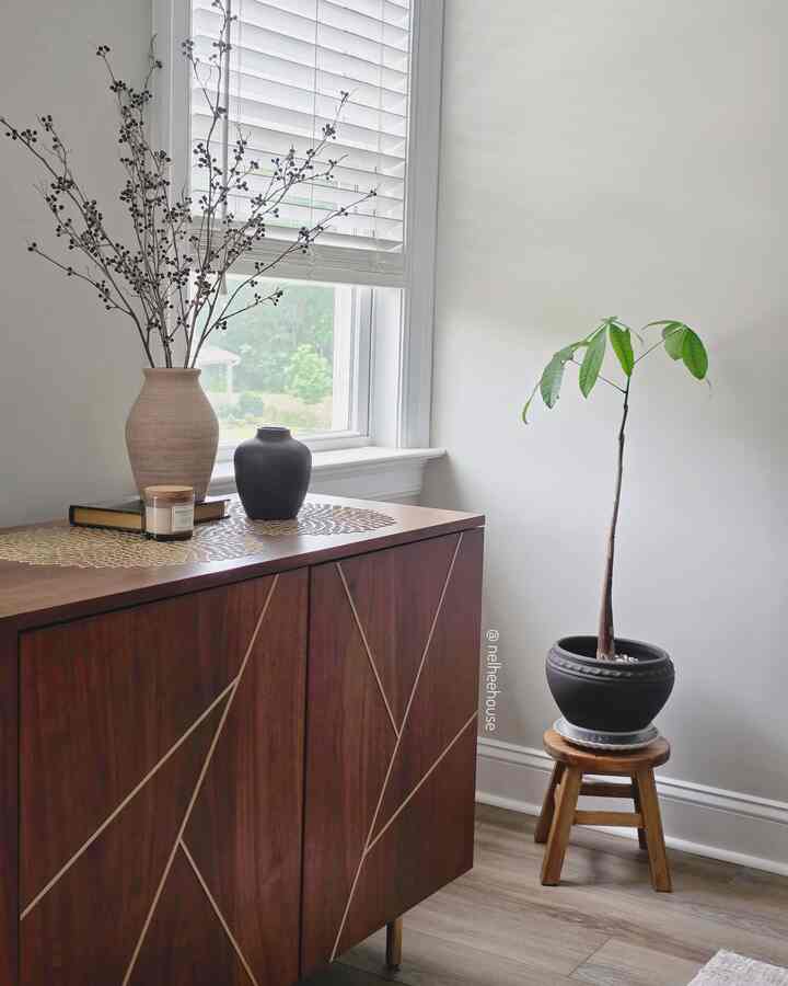 You can't go wrong with these color combo: brown/wood-Black-Beige-White, heh?🤭
#livingroom #livingroominterior #japandi #earthy #beige #livingroomdecor #cozyroom 