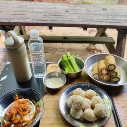 #집에서제일바빠 4
#콘수프기록 
자연 새소리 모닝알람으로 강제기상(더 자고싶다고ㅋㅋ)
아침은 간단하게 유부초밥!!!!
롤 유부초밥 팔길래 해봤는데 애들이 세모 유부초밥보다 더 좋아하네요 ㅎㅎㅎㅎㅎ 😊 
롤 유부초밥+김이 들어가서 조금은 새로운 맛♡
#아침
#오이
#주먹밥
#아침메뉴 
#유부초밥 
#롤유부초밥 
