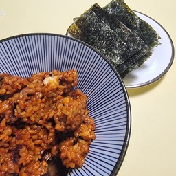 제가 자주 사는 밀키트 메뉴 중에 단연코 1등은 낙지볶음이랍니다^^
어지간한 낙지볶음은 다 맛있더라구요~
특히 매운맛 좋아하시는 분들이라면 좋아하실 제품이에요^^
김에 싸서 먹으면 정말 꿀맛이 따로 없어요😋
#내돈내산 #콘수프기록 #낙지볶음 #밀키트추천 #맞팔해요