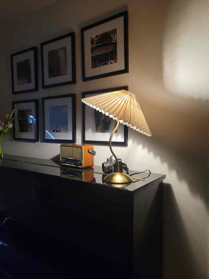 🎶 Day and Night at the Piano 🎶

During the day, the room feels open and peaceful. Sunlight rests gently on the piano keys — quiet and still. ☀️

At night, I turn on the lamp, and the corner takes on a warm, cozy glow. There’s something comforting about that soft light over the black piano. 🌙✨

It’s the same space, but the light changes the feeling. And I’ve come to appreciate both — the calm of the day and the quiet of the night.

#dayvsnight #HomeMoments #PianoCorner #DayToNight #SimpleComforts #QuietJoy #MiddleOfLifeMagic