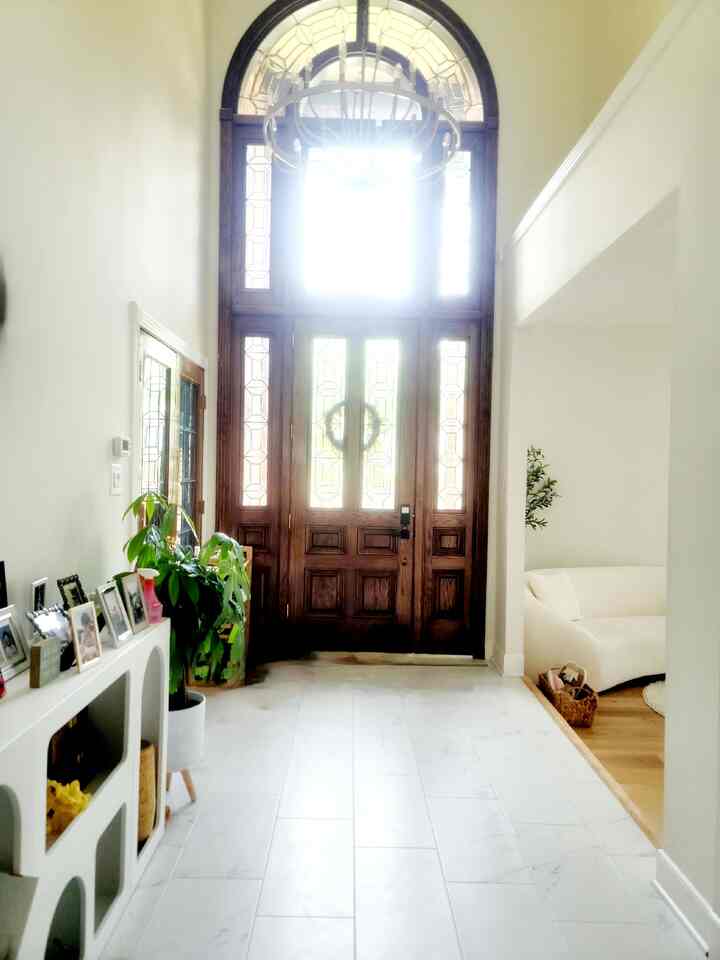 ☀️🌙 Entrance: Day to Night

In the morning, sunlight comes through the glass panels on the front door, lighting up the hallway in a quiet, steady way. I often notice how the light moves across the floor as the day begins.

At night, the hallway feels calm in a different way — softer, with the warm glow of indoor 

#DayAndNight #dayvsnight  #EntranceView #LightThroughGlass #HomeDetails #HallwayMoments #LivedInHome