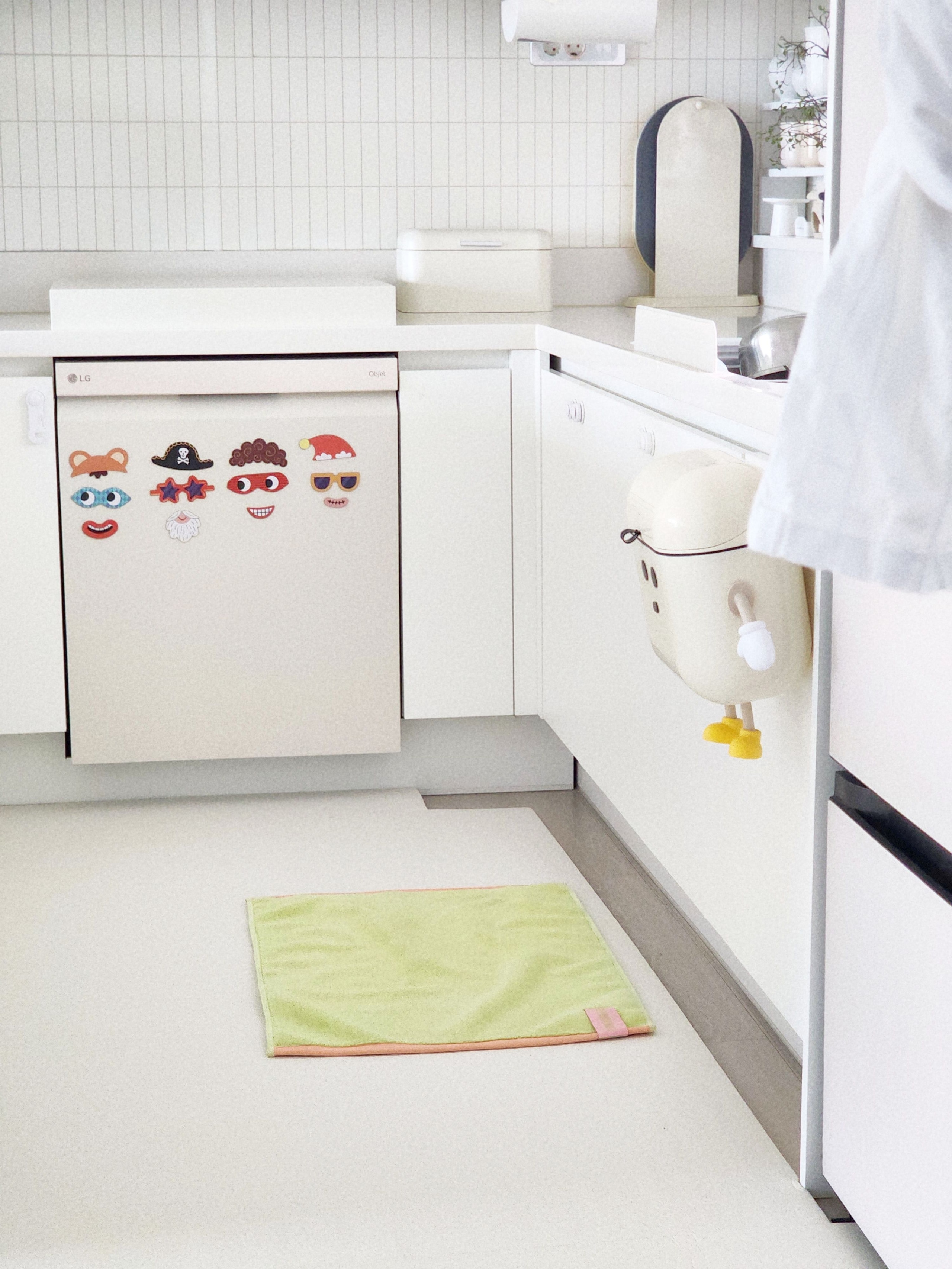 Easy Hang Kitchen Buddy Bin user photo