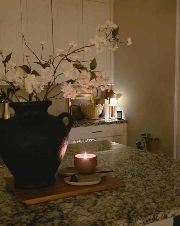 When my kitchen is closed for the day 😘
VS. when morning light hits my kitchen in the morning 🌞
#kitchen #kitchendecor #cozykitchen #kitchencorner #kitchendecoration #homedecor