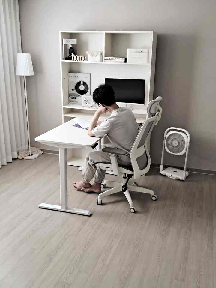 小学校から大人まで 
高低調節スタンディングデスクレディ家具コットンMオープン本棚セットモーションデスクで子供部屋を 
飾る

幅が1200なので狭い空間でも
活用も高く使用 
可能なのでとても良いです

よく使う高さは3段階まで保存して
1つのボタンを押すだけで希望の位置に 
調整して使用することができます。

スタンディングデスクとしても使用
パソコンデスクでもOK。
ゲーミングデスクでもOKです。

野生に勉強する小学生
一日中勉強する中学生高校生
課題 就職準備する大学生
自宅で在宅勤務する大人も
高さは私の好きなように調節して使うから
家族全員で使っても問題ない

小学校から大人まで高低調節 
スタンディングデスクレディ家具コットンMオープン 
本棚セットモーションデスク1200
幸せな空間を完成させてください
満足しています。

＃デスクテリア人＃レディ家具＃レディ家具モーションデスク＃レディ家具コットンMモーションデスク＃子供机＃学生机＃大学生机＃在宅勤務机＃高さ調整机＃勉強部屋＃勉強机＃机＃収納棚
