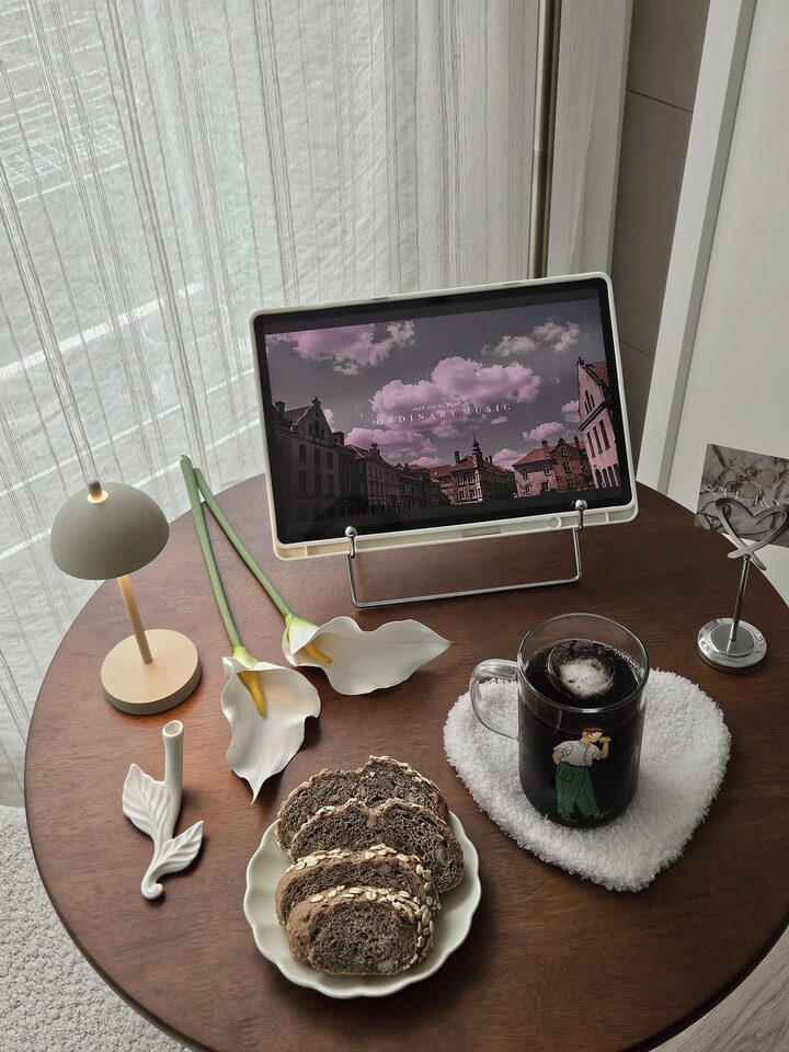 short form carousel card thumbnail