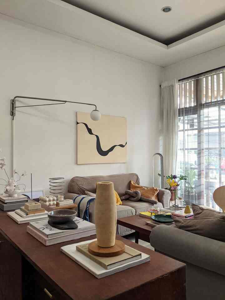 Small but functional and complement the room✨ these are my choices for small, functional, and of course aesthetic decoration items. Check the products on the blue button💗
#LivingRoomDecor #EclecticDecor #CatchAll #Bowl #Vase #TissueCase #Planter #Tray
#AestheticDecor
#SmallDecorItems
#DecorativeItems