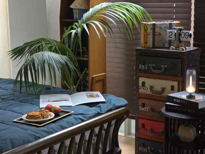 Interior rumah kayu kenari yang tenang dan bergaya vintage
Suasana kamar tidur putra saya yang masih kuliah adalah kayu kenari vintage
Dulu saya suka interior bergaya industrial, jadi masih ada furnitur dan alat peraga di sana-sini
Saya memindahkan alat peraga untuk mengambil foto pencahayaan...
Sudah lama sejak saya mengambil foto kamar putra saya
Putra sulung dan bungsu saya tinggal di kamar ini
Ruang ini adalah kamar tidur tempat putra bungsu saya yang masih SD tidur

#Rumah Hari Ini #콘수프기록 #우드인테리어 #침실가구
#Kamar Mahasiswa #빈티지소품 #빈티지가구 #월넛가구 #침실
#Interior Emosional #감성소품 #침실인테리어 #침실스타일링
#Interior Vintage #차분한공간 #집사진 #아들방