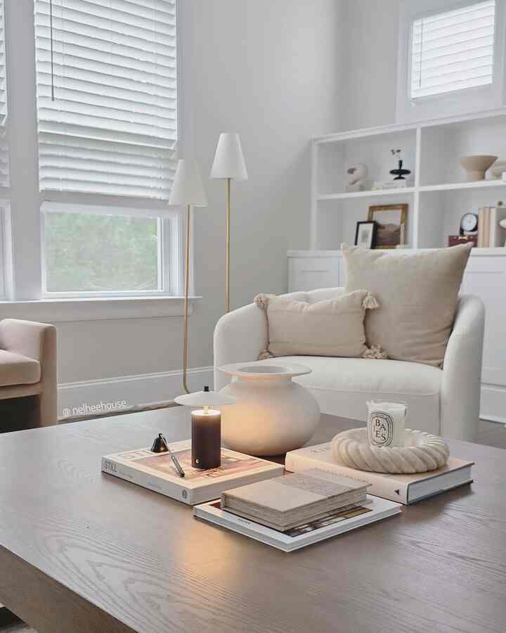 I found this vase from Target clearance section and I had to bring it home 🤭 Affordable price & beautiful design! 
How can you not love Target 🫣🫣

#livingroom #livingroominterior #livingroomdecor #coffeetable #earthy #whiteinterior #wood #beige #livingroomdecoration #livingroominspo #targetfinds

