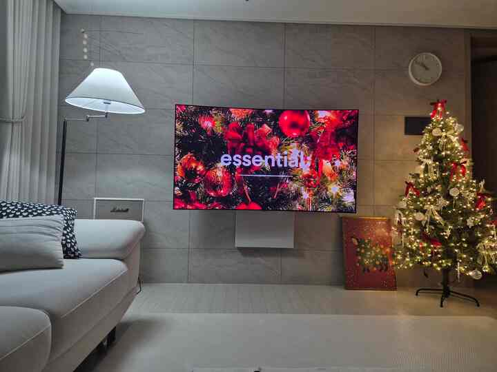 昨冬の私たちの家のリビングルーム
#ツリー
#トリック
#冬のインテリア 
#ホワイトインテリア 
#ホワイトブラックインテリア 
#エッセンシャル
#essential 