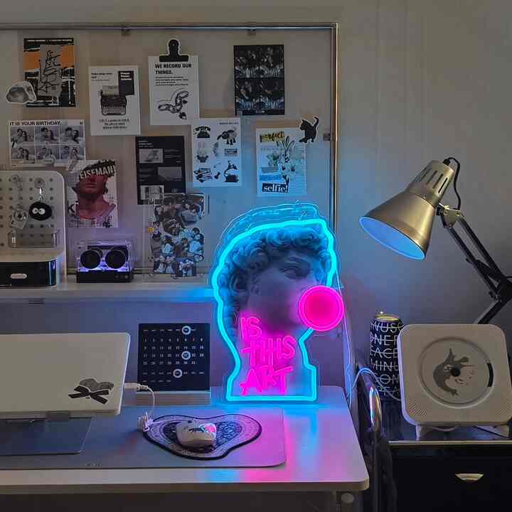 #예쁜템최고야 6 #콘수프기록 

友達が家が贈り物として買ったDavid Neon  #led조명 