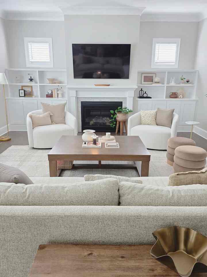 Neutral decors🤍 Earthy tone🤎
#livingroom #livingroomdecor #livingroominterior #livingroomdecoration #coffeetable #sofa #whiteinterior #earthy #cozy