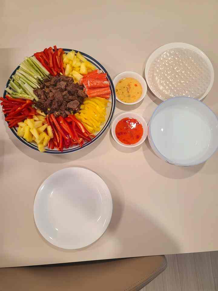 #집에서제일바빠 #콘수프기록

要塞キンバプを頻繁に包んだ。
パプリカ、パイナップルをもっと買って…
今日のお店は月南サム〜!!!

（こんなことが…近接ショットは水平に撮ったら…

ウォルナムサムをおいしく包んで.....
来る夏の休暇計画についての話も分かちゃいます~~
材料がまた残ったが、夕食を食べるかも話も分けて～

夏休みに必要な水遊び用品を買うために今出かけよう〜〜^^ #냉파요리 #월남쌈 #집들이메뉴 #맞팔