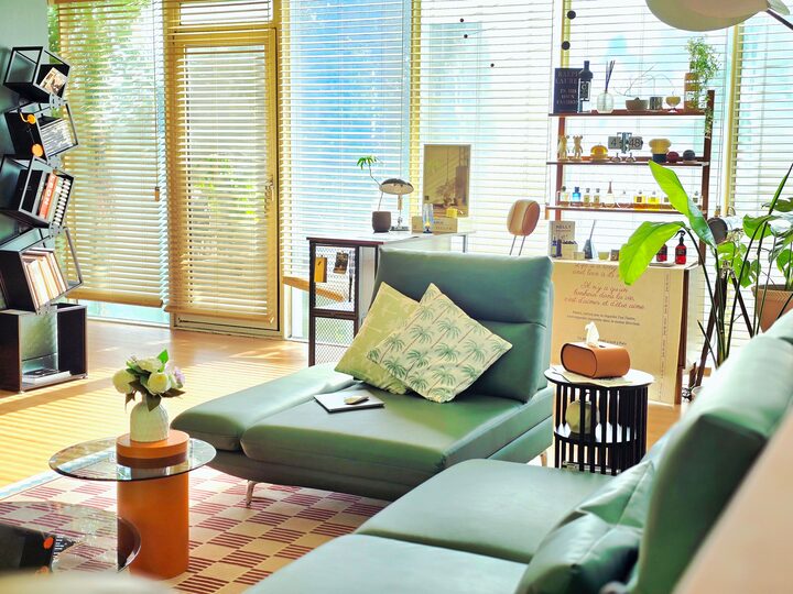 short form carousel card thumbnail