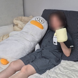 #예쁜템최고야
#콘수프기록
요즘 집에서 제일 잘 입고 있는 도씨 파자마!
패턴도 예쁘고 소재도 시원하고 주머니도 있어서 편해요
빨래하는 날 아쉽고, 마르면 바로 입게 되는 그런 잠옷🤍
#파자마추천 #파자마세트 #파자마파티 #파자마 #잠옷추천 #잠옷세트 #잠옷 #여름파자마 #여름잠옷 #여름준비템 #여름체크리스트 #여름준비 #여름맞이 #여름필수템 #시원한여름나기 #시원한여름 #침구세트 #마틸라 #침구추천 #누빔이불 #침구세트추천 #침구추천 #침구인테리어 #침구스타일링 #이불세트 #이불패드 #이불밖은위험해 #이불추천