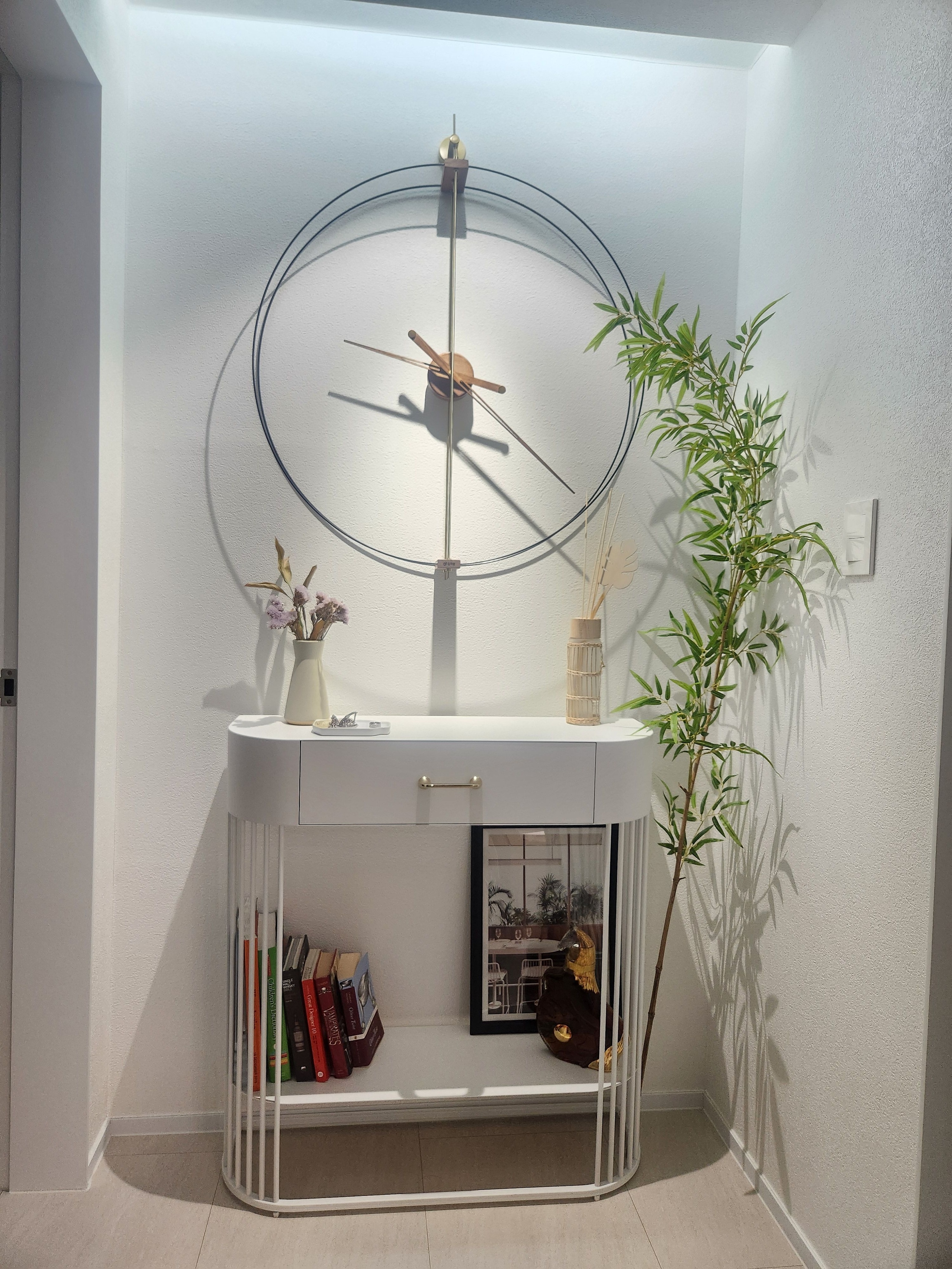 Modern Minimal Wall Clock user photo