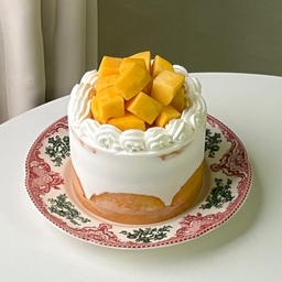 #여름방학일기 2편 맑음🌞
Peach cake🍑🎂
여름한정! 복숭아케이크로 여름 제대로 즐기는 중🏖💙
여름에 꼭 먹어야하는 제철 복숭아를 가득 넣어 케이크를 만들었어요!✨️ 
어떤 스타일의 과일케이크를 좋아하시나요?
저는 원물맛 가득 나는 케이크를 좋아하는데요!
복숭아를 빼곡히 넣으니 상큼+달달함이 한 입에 가득-!
너무 행복했답니다🍀💚
(역시 과일케이크는 과일맛으로 먹는거죠🤭💛)
#복숭아 #베이킹 #홈베이킹 #baking #homebaking #홈카페 #homecafe #복숭아케이크 #cake #디저트 #케이크 #여름 #맞팔 #맞팔해요 #소통 #소통해요