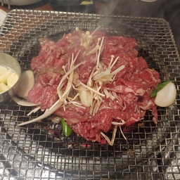 #일상
🏖무더운여름 오늘은특히🌋뜨거운날씨
우리가족 보양식 한우 점심특선 후식은 오미차차로 비타민충전 으로 주말시작
#한우 #점심메뉴 #점심메뉴추천 #점심식사 #불고기 #선팔 #맞팔 #점심추천 #식당 #선팔 #맞팔 #챌린지 #여름보양식  
