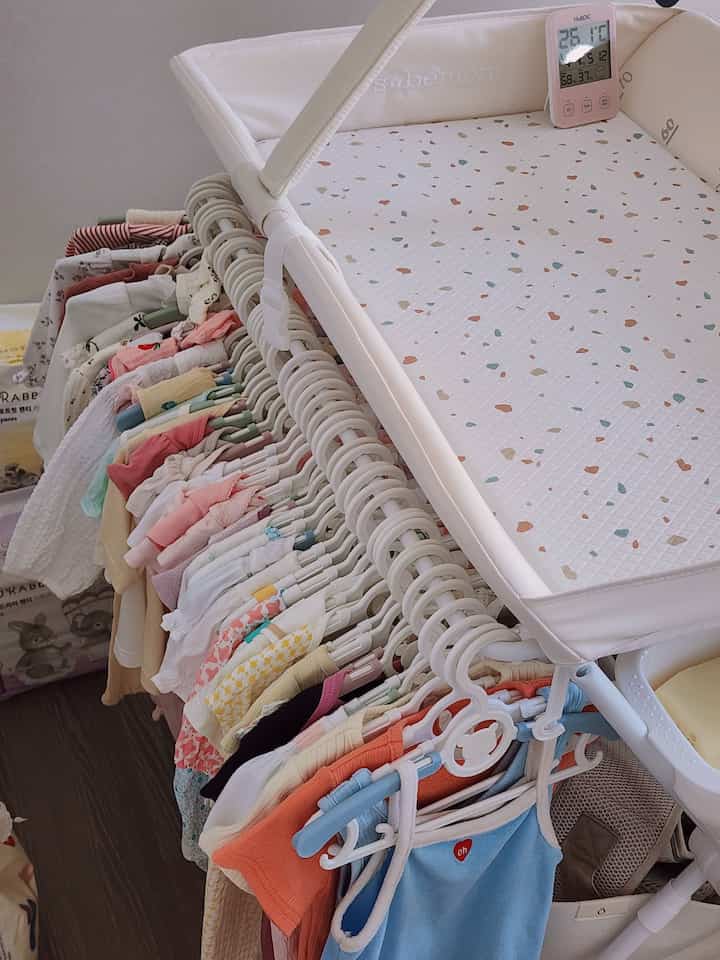 5ヶ月の赤ちゃんの服が多すぎます🫠  #기저귀갈이대 #옷걸이  #아기옷 #육아템 #맞팔 