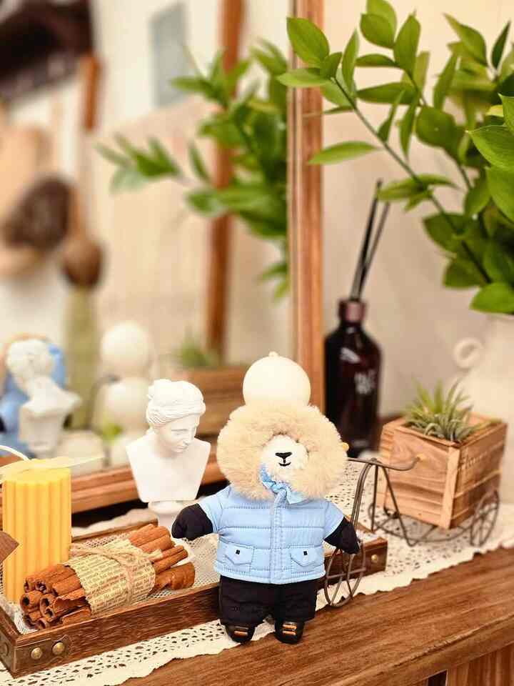 ＃かわいいテム最高です＃コンスープ記録

  最近、人形キーリングとガチャがおしゃれですよ〜！
 ジオンマムも大勢によって 
新世界デパート代表キャラクター、
フリラ人形キーリングに会いました❤️

  スノークルフ、サファリフ、キャンプフー、ストリートフー、フィッシングフー、 
ユニークグレードのオーロラプまで〰️
種類が多様でアンボクシングする楽しみが撃つ！

 豪華なボックスパッケージと一緒に人形キーリング、
スクラッチカード、ステッカーまで構成も豊富
プレゼント用にも遜色がありません！

 ちょっとしたバッグに[Aurorafu]をつけます。
ポイントで完全ぴったり～
本当に可愛くて可愛いです❤️

✨️新世界百貨店APPを通じて8.6～8.24まで 
イベント期間中に9つのスタンプを集めると
抽選でフリラキーリングランダムボックス 
なんと8000人も受けられますよ！

  それだけでなく、人形キーリング3個獲得時 
スペシャルキーリングまたは50万ウォン相当の旅行、ホテルバウチャー
自動応募されるスペシャルイベントまで〰️
 私も早く集めなければなりません❤️

 ✨️新世界デパートAPPコミュニティ[本当に楽しかった]参加すると、キーリングに関するさまざまなイベントに出会うことができます。

➿️ワーナービー人形キーリング投票イベント
➿️[フリラファンアート]掲示板に載せるファンアートイベント
➿️フリラグッズ自慢イベント

＃広告＃新世界百貨店＃プビラ＃プビラキーリング＃OOTD＃
#本投稿は新世界百貨店から協賛を受けて製作された投稿です。