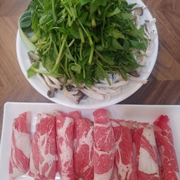 #일상기록 
엄마허리골절 그래도 수술안해도되어 다행이라,.. 놀란가슴 쓸어내리며 골절에 도움되는 고기먹으러 돌미나리샤브샤브 식당에서 맛잇는 집인데 
오전내내 놀라 맛을 모르고 머것다는,...
#미나리 #샤브샤브 #만두 #식당 #소고기 #한식 #선팔 #소고기샤브샤브 #소고기요리 #맞팔 #챌린지 #콘수프기록 #미나리요리
