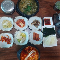 #일상기록
추어탕이 칼슘이 많다고해서 요번에골절로 고생하시는 엄마랑 유명하다는추어탕집에 서식사를~
반전 난 순두부찌게😁
순두부에도 게가2마리잇으니칸 괜춘것지여~~😂
#추어탕 #순두부찌개 #순두부 #식당 #반찬 #선팔 #맞팔 #챌린지 #챌린지참여 #콘수프 #식사공간 #식사기록 #한끼식사 #한끼 
