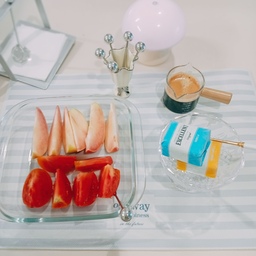 #살림살이 #콘수프기록 
집에 있는 아무 작은컵으로 에스프레소 내려서 
따라서 마셨는데... 질질 흘리고... 불편 하더라고요...
그래서 주둥이가 있는  에스프레소 샷잔을 구매했어요..
솔직히 하나만 있어도 충분한데....
사다보니.... 처음 구매할때 2개 구매하고....헉...
받기전이라 구매한걸 까먹고... 그담날 또 구매.... 헉...
3개가 배송되는 사태가....🤣🤣🤣
어차피 이렇게된거...지인들 만나면 나눠줘야겠어여😍
#홈카페 #에스프레소 #커피타임 #커피스타그램 #커피한잔 #집콕카페 #일상공유 #소확행 #감성카페 #카페스타그램 #커피사랑 #커피홀릭 #에스프레소샷 #간식타임 #디저트스타그램 #홈브루잉 #주방스타그램 #살림일기 #일상기록 #따뜻한시간
