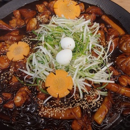 #일상기록
이더워 어쩜 좋나요,..요리는 생각도 못하것는,..
근처 🐔찜닭,샐러드,오이냉국 머그며 시원하게 저녁을 마무리해요~~~😁
오친님들도 여름 잘 보내셰영~😍
#찜닭 #닭요리 #찜요리 #외식 #오이냉국 #선팔 #맞팔 #챌린지 #닭볶음탕 #콘수프기록 #식당  