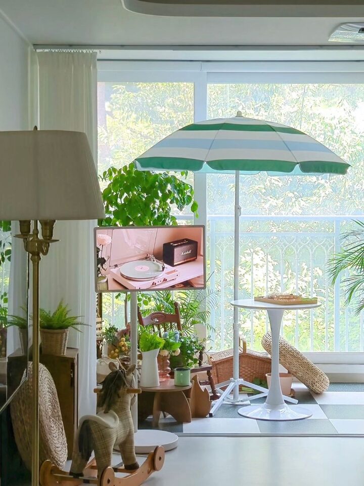 short form carousel card thumbnail