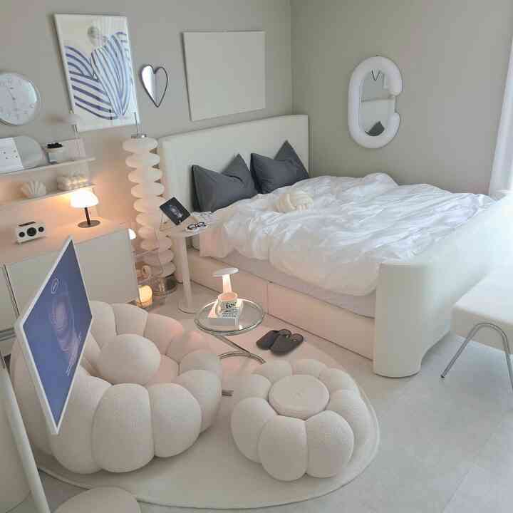 ＃外国人感情私たちの家＃今日の私たちの家

ホワイトラバーブックルグルメ私たちの家を紹介します🤍
ベッドから鏡 小鏡1人ソファまで全てブクレ🤍

北欧感性が好きな好みを込めました。 

＃インテリア＃コンスープ記録集 
＃北欧インテリア＃1インソファ 
＃寝室のインテリア＃cozymood＃ホームスター＃布団交換＃寝具セット＃結婚準備 
＃ミラー＃全身ミラー＃ポスター＃壁飾り＃40フラットインテリア＃寝室