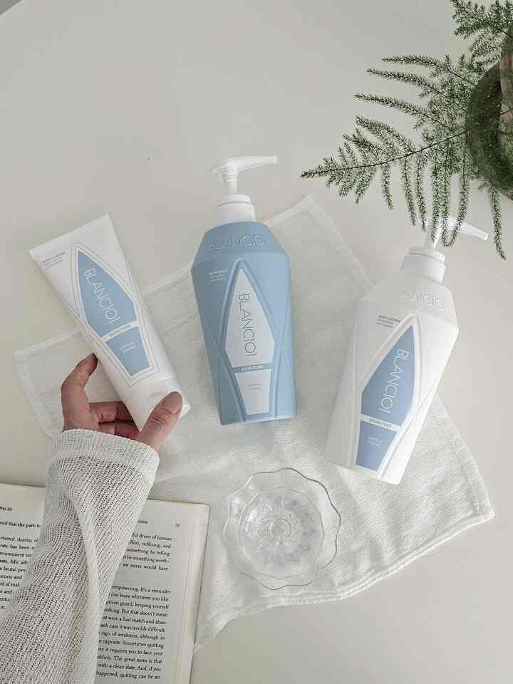 最近は洗顔用品を買うときもパッケージを見ます。
とてもきれいに出てきて、バスルームにきれいな製品として配置すると、とても気持ちがいいです。
パッケージもきれいで香りの良いブラン🤍

＃美しいテム最高の野菜＃コンスープ記録集＃洗顔用品＃ボディウォッシュ＃ボディローション＃ハンカチ＃キッチンクロス＃空気浄化植物