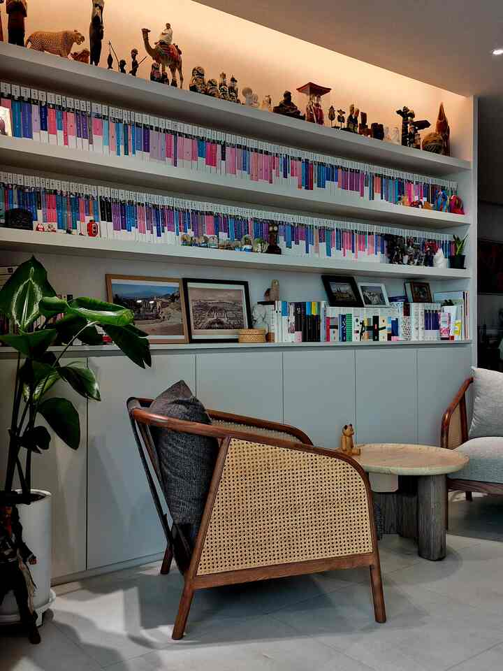 💙私たちの家ムードボード💙

旅行先での思い出、本、絵。好きなもので家を作りました。長時間にわたって一つ二つ集めた大小の小物で飾られた私たちの家は流行に敏感な空間ではありませんが、私たちの家族が求めるムードをよく見せる空間だと思います。

#私たちの家のムードボード 