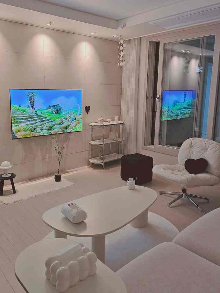  #블랙가구 #블랙인테리어 #모노톤인테리어 #거실인테리어 #livingroom #homedecor #blackandwhitehome #homeinspiration  
54 #콘수프기록집




