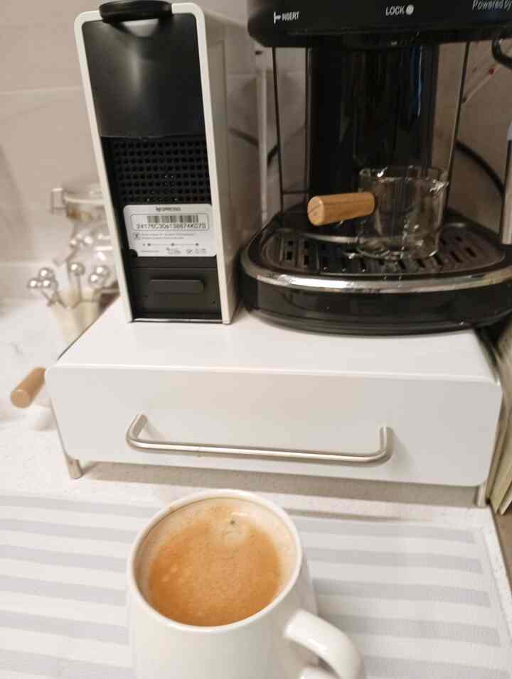 ＃今日の私たちの家＃コンスープ記録集 

カプセル百個を味ごとに100個購入しました。
白を埋めると…。
バニラの味を飲みました... 
バニラの香りはほんのり美味しかったです...
お兄さん、どんなコーヒーの味が好きですか？

＃ホームカフェ＃カプセルコーヒー＃ネスプレッソ＃コーヒータイム＃コーヒーおすすめ＃バニラコーヒー＃コーヒーラバー＃コーヒースタグラム＃家屋＃キッチンインテリア